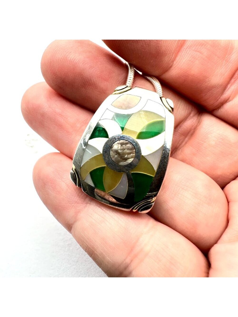 Eric Grossbardt 18K Gold Sterling Silver Yellow Green Flower Pendant Necklace